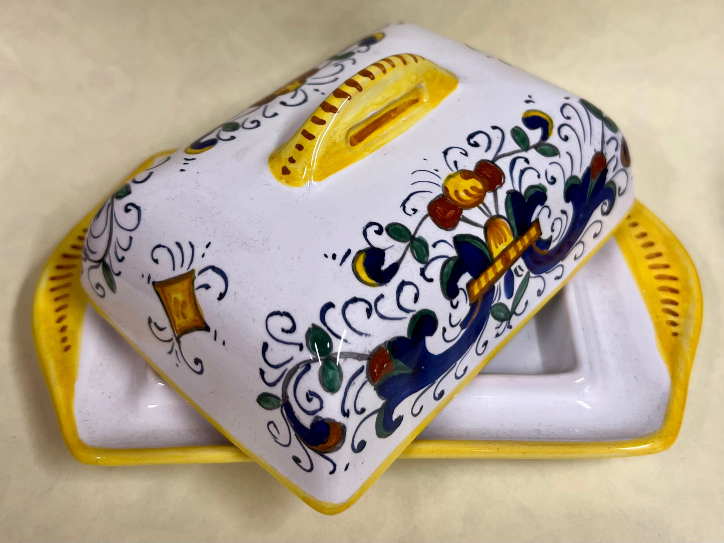 PORTA BURRO IN CERAMICA DIPINTO A MANO STILE DERUTA