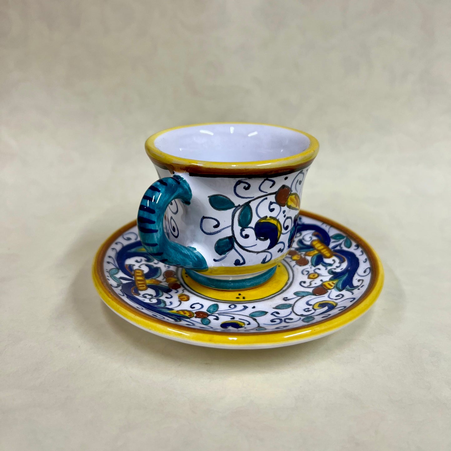 TAZZINA DA CAFFE' IN CERAMICA DIPINTA A MANO STILE DERUTA