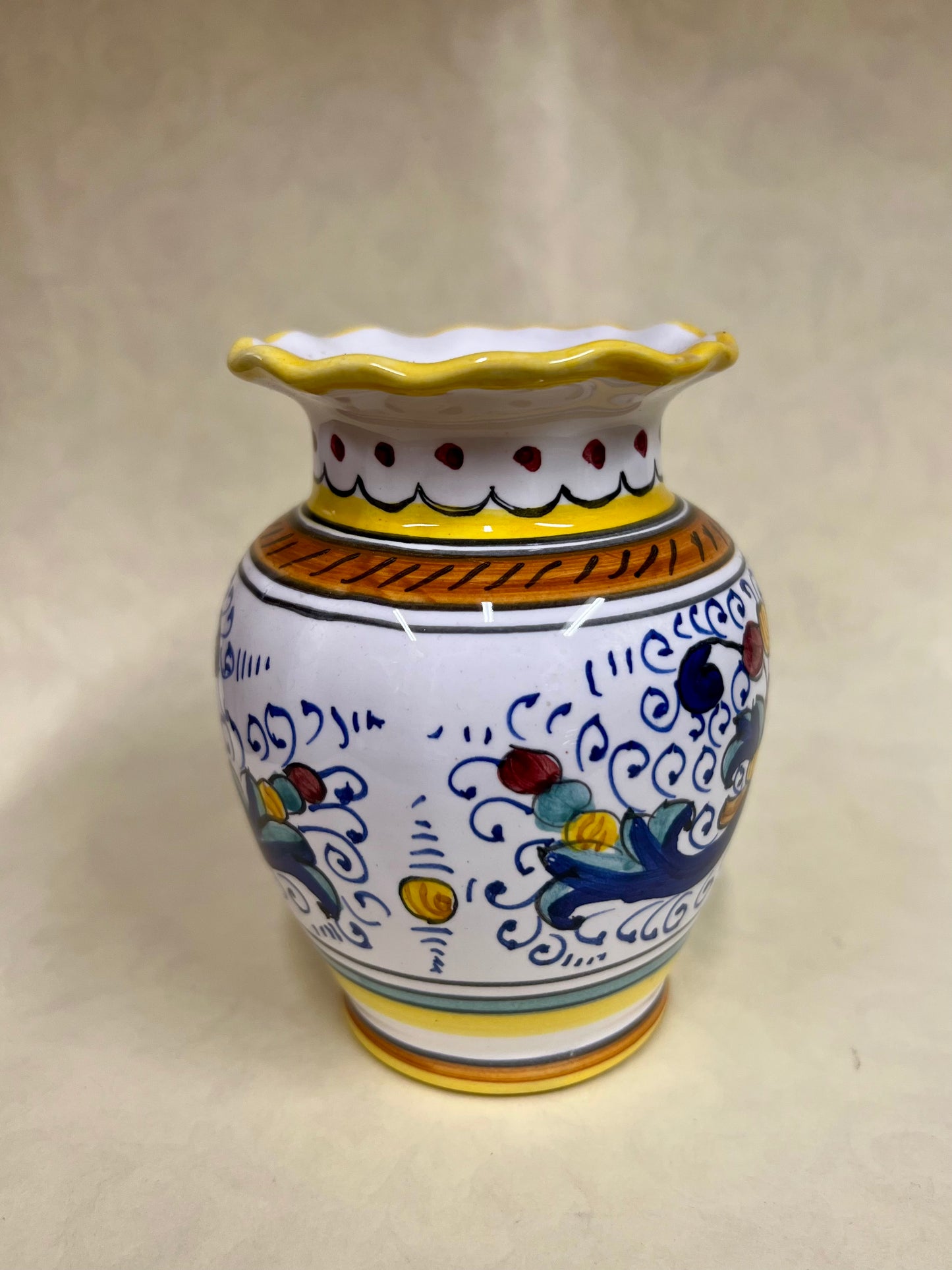 VASO PICCOLO IN CERAMICA DIPINTO A MANO IN STILE DERUTA